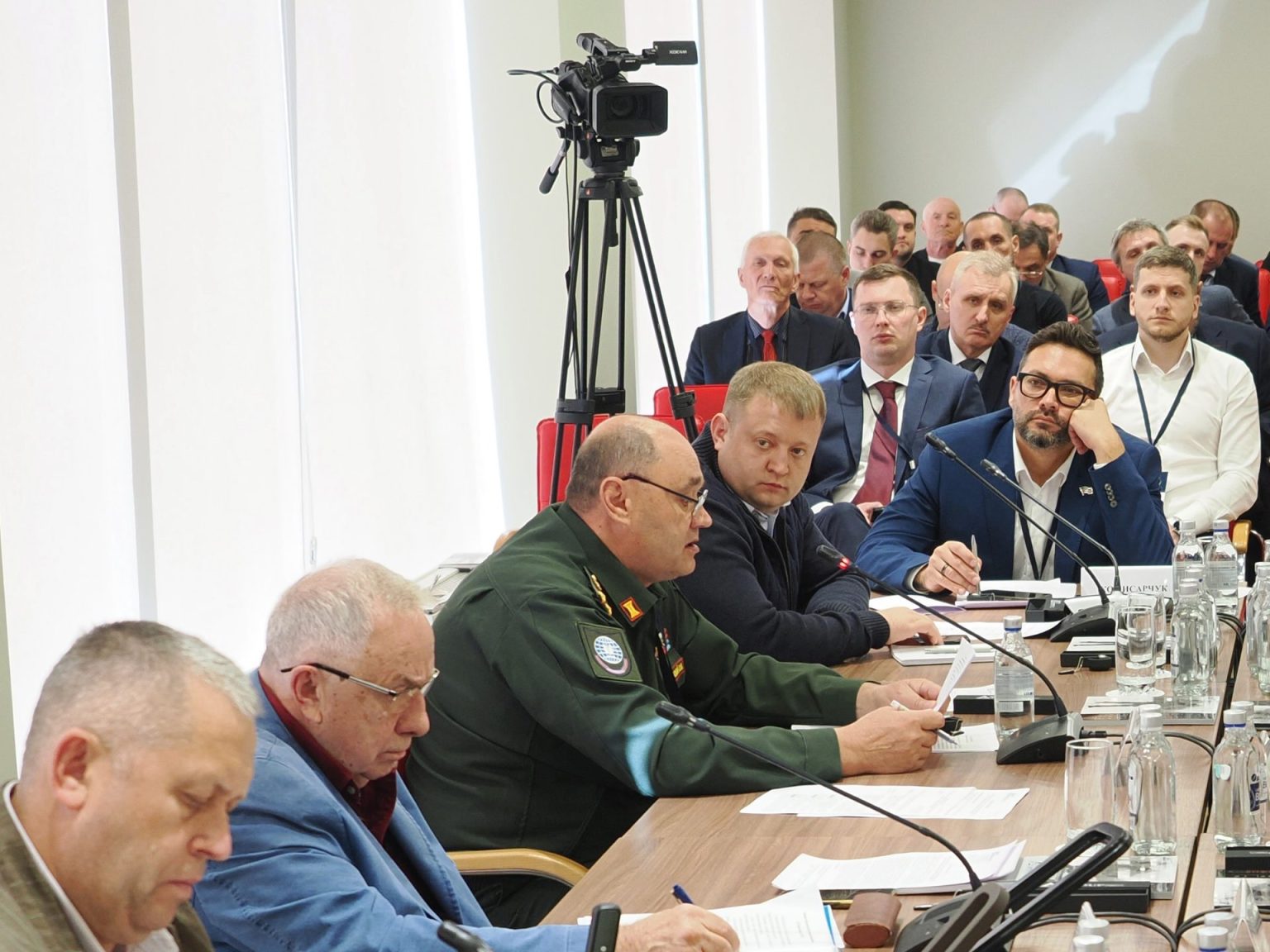 Фотография с круглого стола